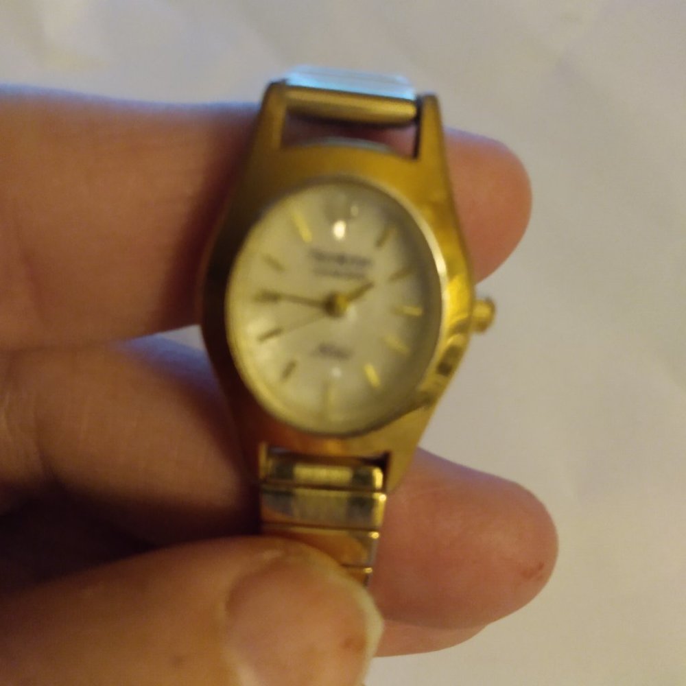 Amitron Vintage Women's Watch Slip on Metal stretch watch band